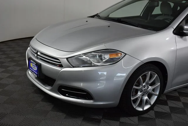 Used 2013 Silver Dodge SXT image 2
