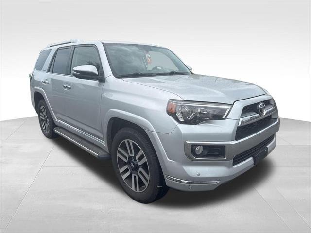 Certified Used 2019 CLASSIC SILVER MET Toyota Limited image 2