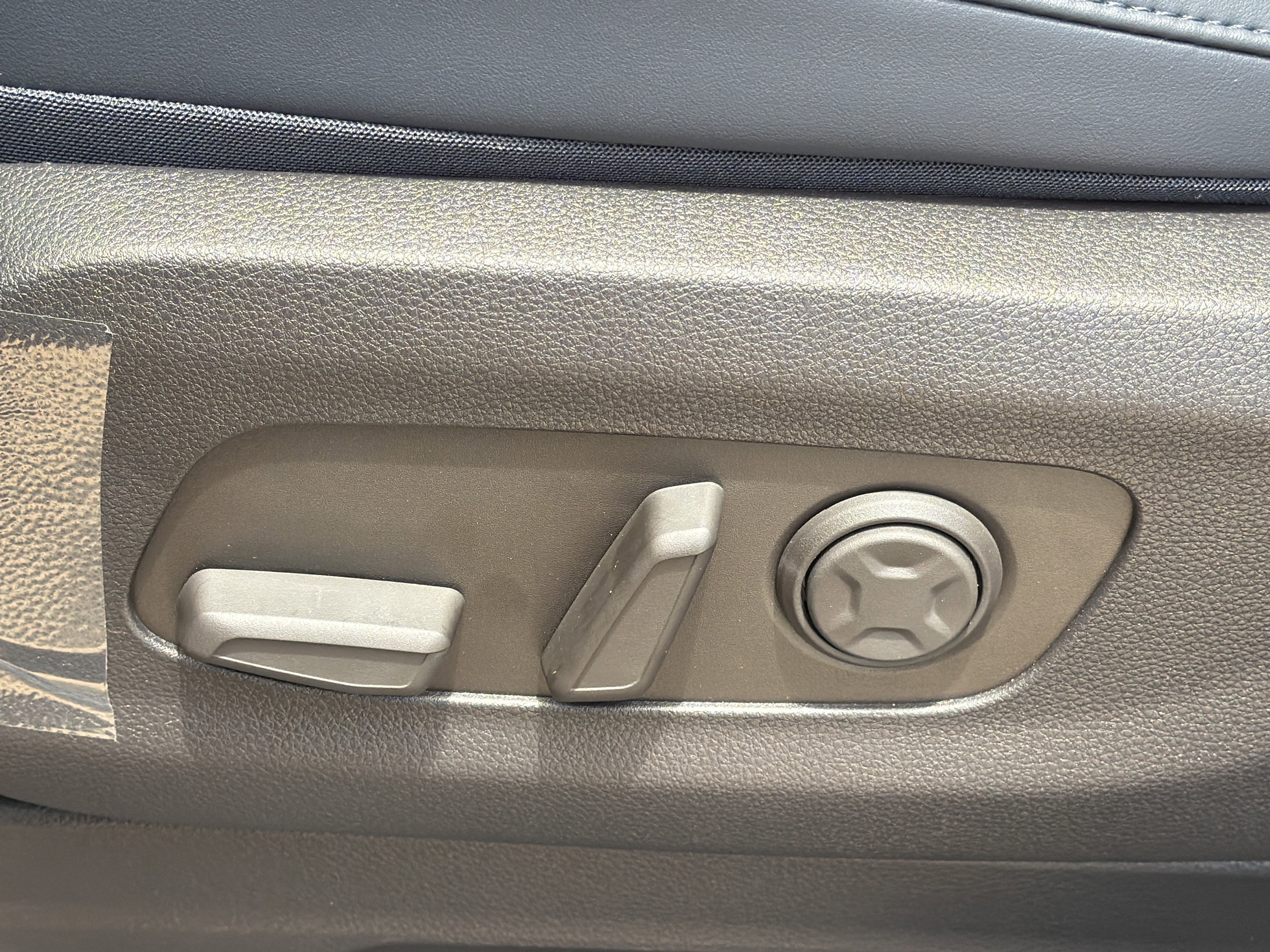 2026 Kia Carnival EX - Photo 18