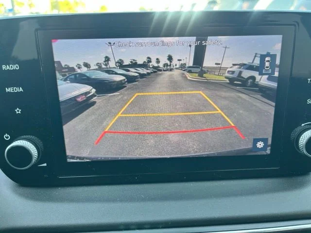 Used 2023 Black Hyundai SE image 11