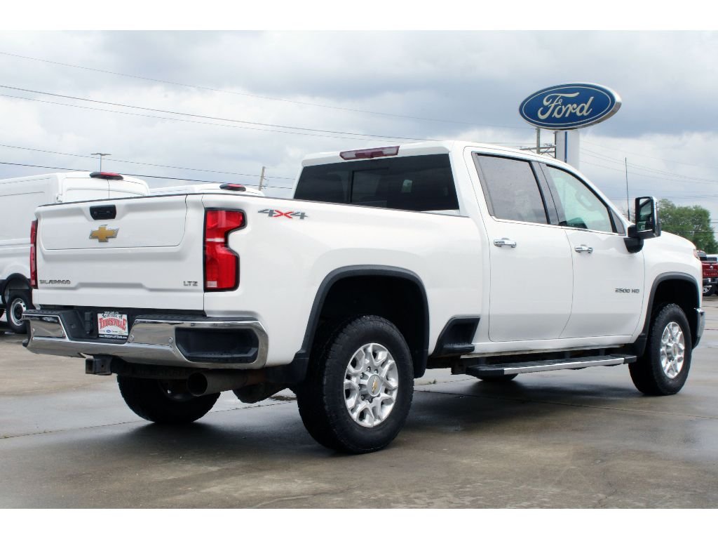Used 2024 Summit White Chevrolet LTZ image 28