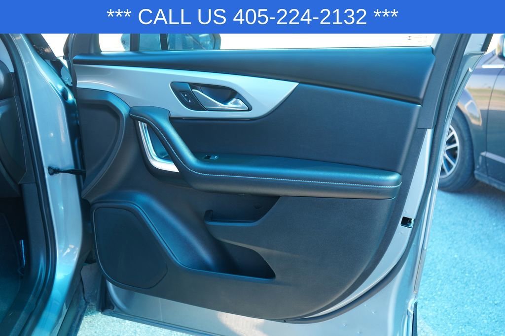 Used 2025 Sterling Gray Metallic Chevrolet 2LT image 21
