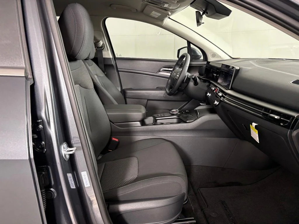 New 2027 Gravity Gray Kia LX image 41