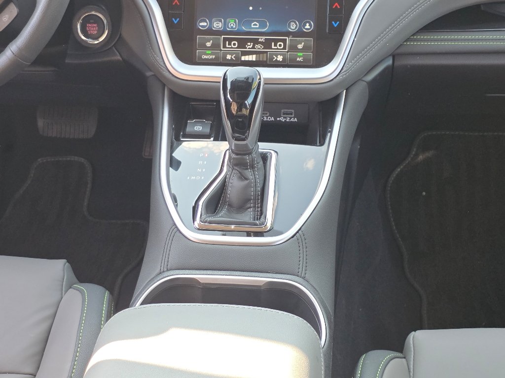 Used 2025 Crystal White Pearl Subaru Onyx Edition image 25