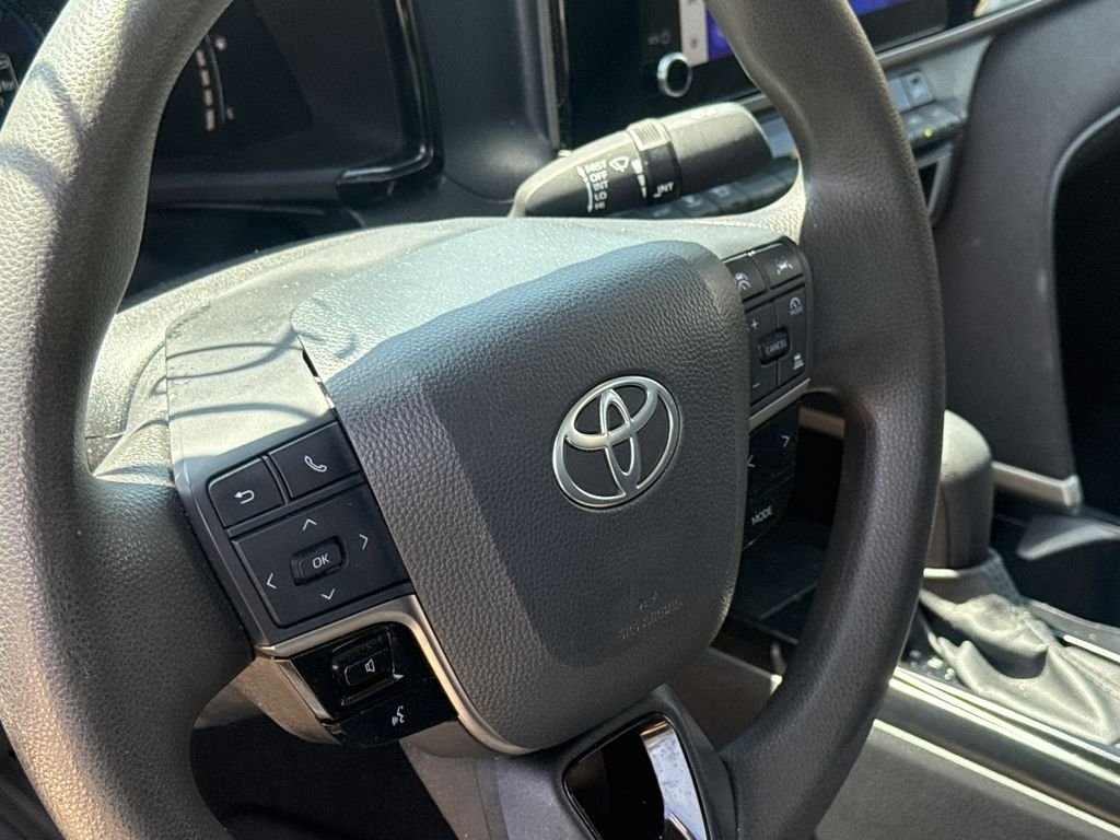 Used 2025  Toyota LE image 24