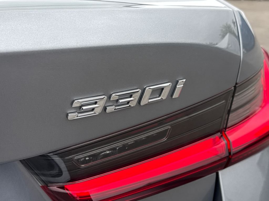 Used 2024 Gray BMW 330i image 9