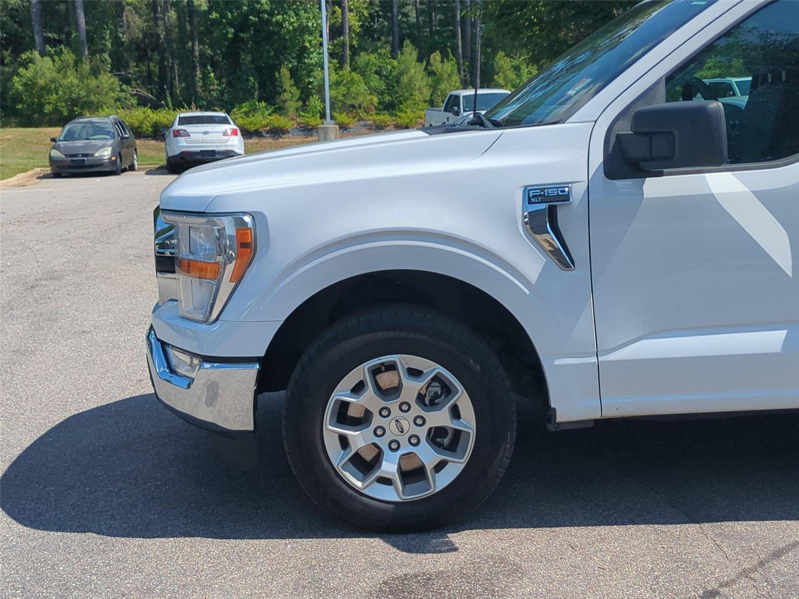 Used 2022 Oxford White Ford XLT image 10