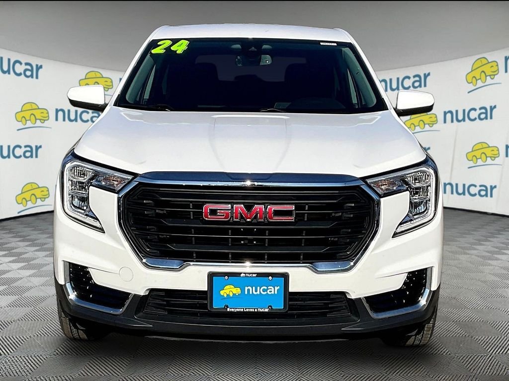 Used 2024 White GMC SLE image 2