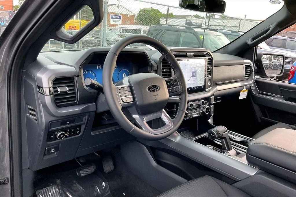 New 2026 Carbonized Gray Metallic Ford XLT image 13