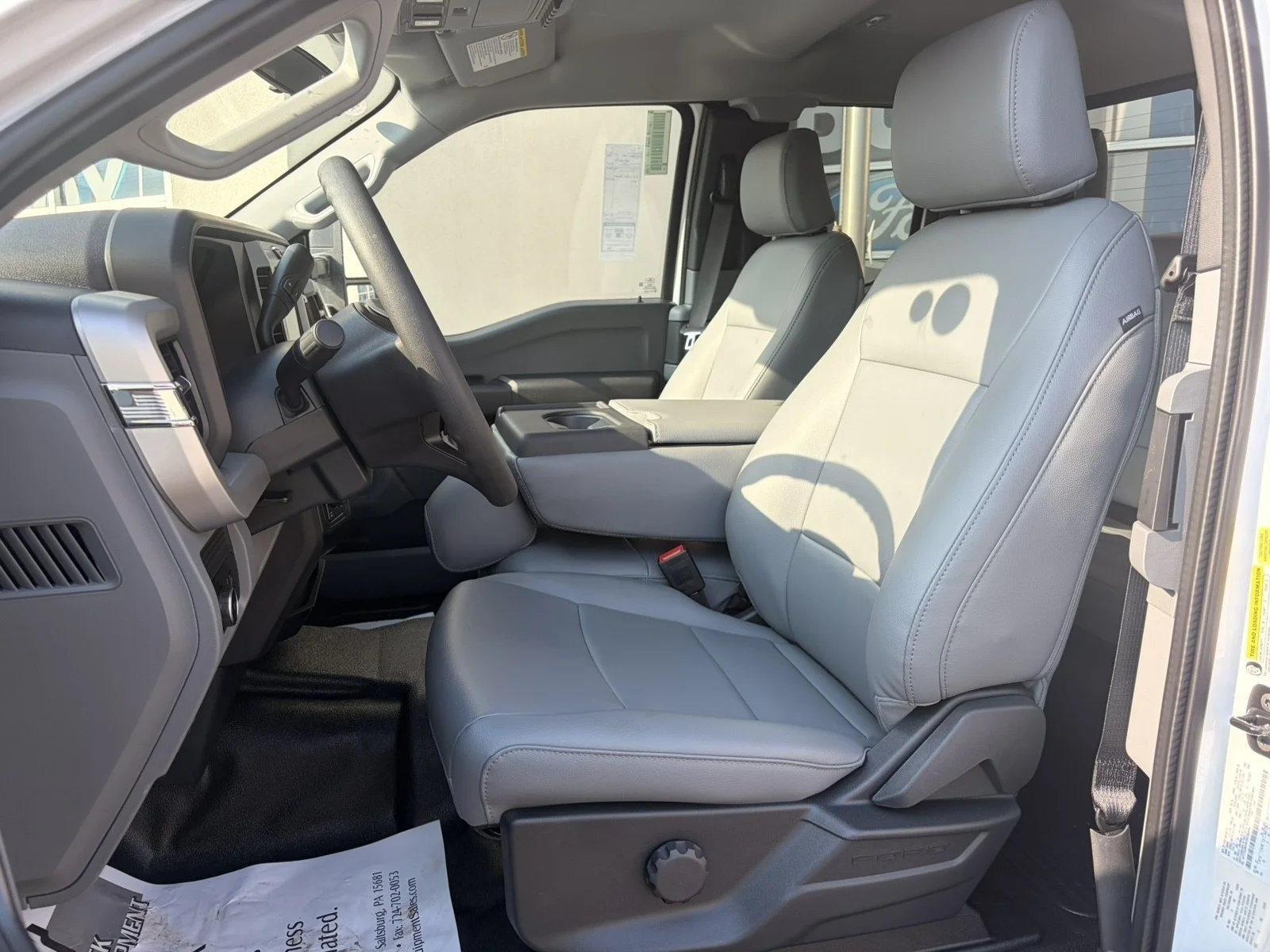 New 2027 Oxford White Ford F-250® XL image 9