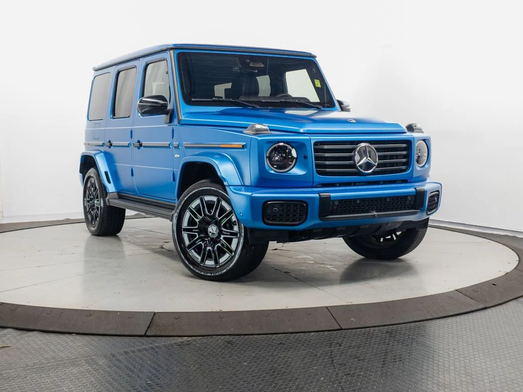 Used 2025 MANUFAKTUR South Sea Blue Magno Mercedes-Benz G 580 image 1