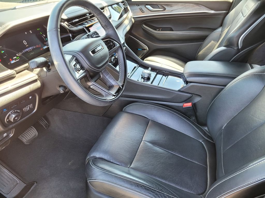 Used 2023 Gray Jeep Overland 4xe image 16