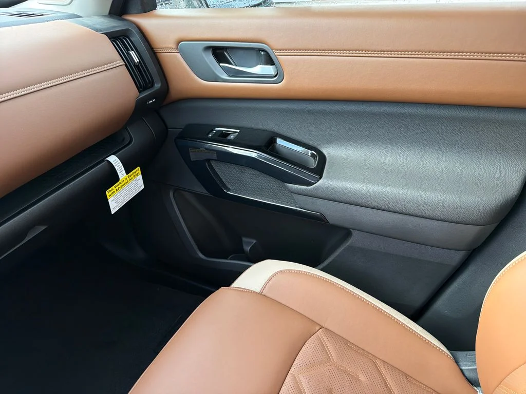 New 2026 Gray Nissan Platinum image 29