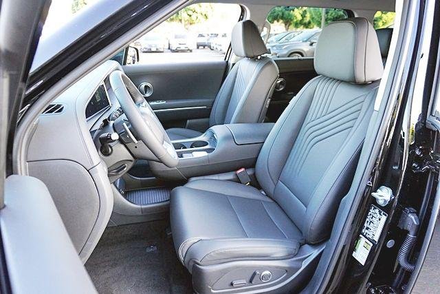 New 2026 Black Hyundai SEL FWD image 19