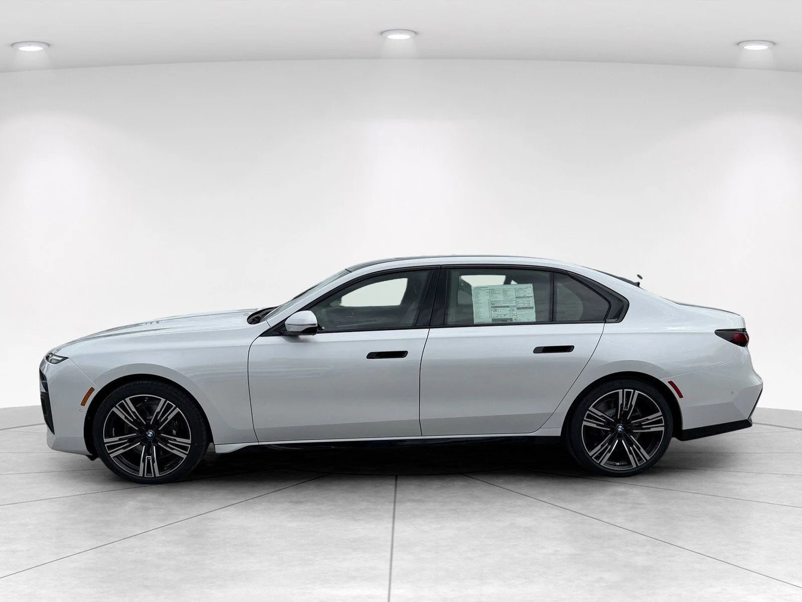New 2026 Mineral White Metallic BMW 740i image 4