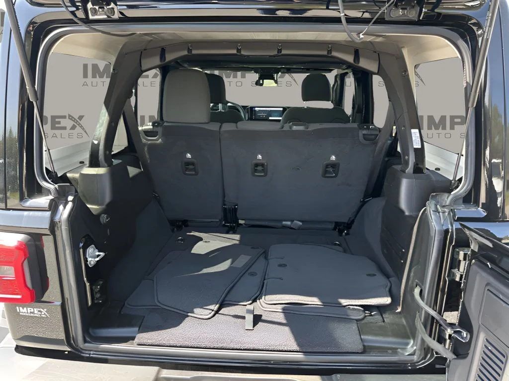 Used 2025 Black Jeep Rubicon image 27