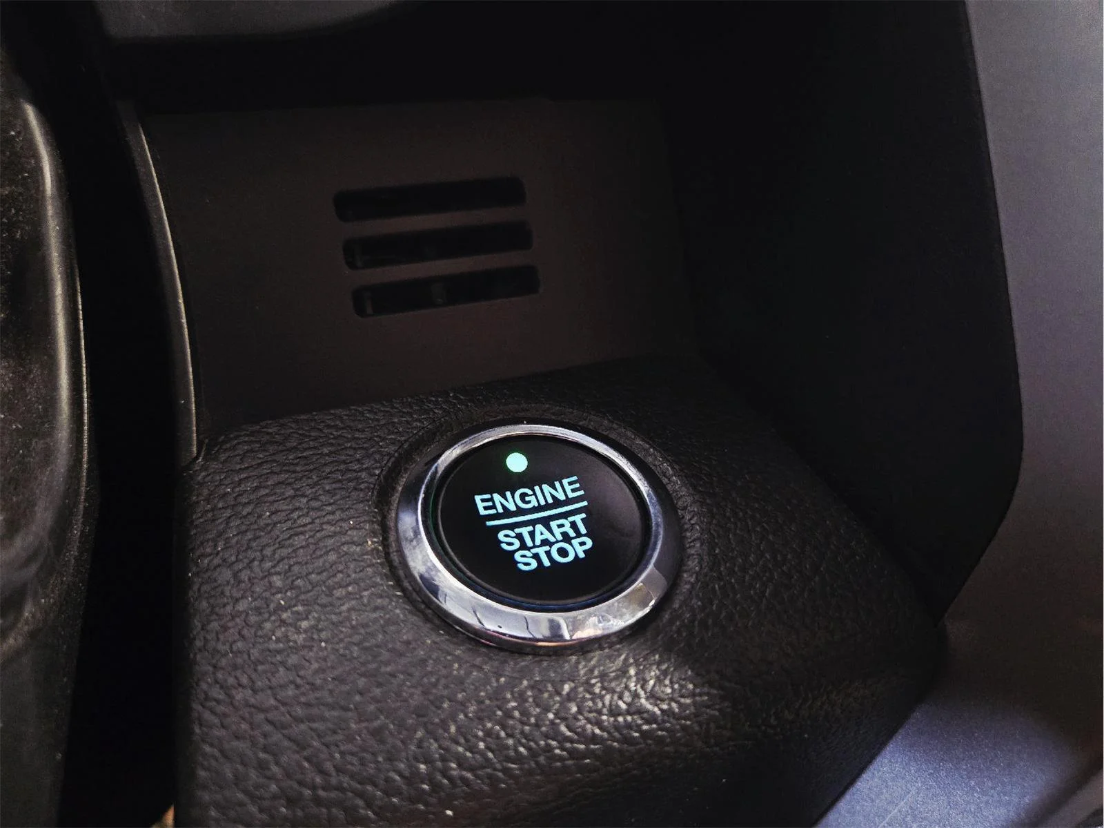 Used 2020 Agate Black Ford Lariat image 16