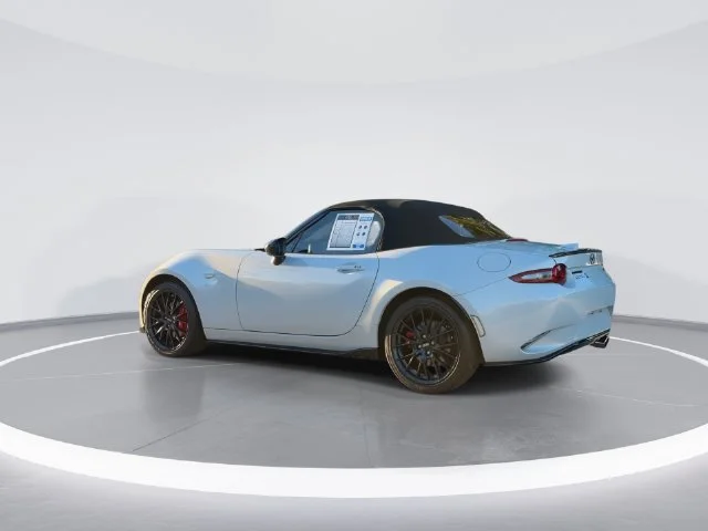 Used 2016 White Mazda Club image 6