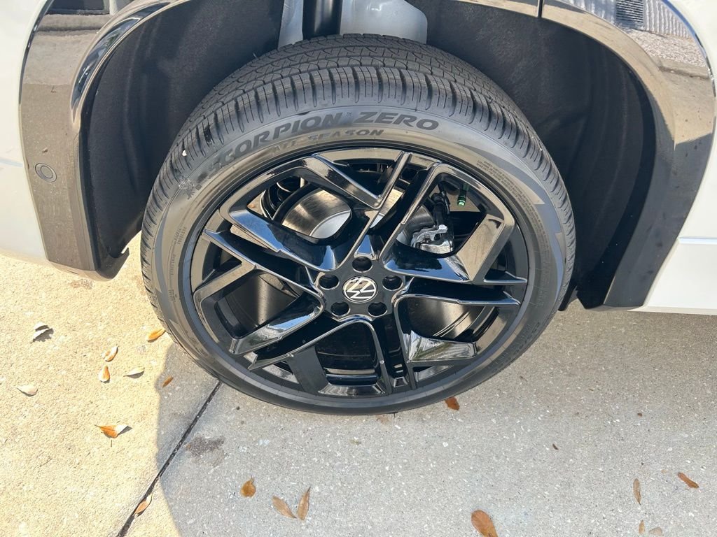New 2026 White/off-white Volkswagen 2.0T SE R-Line Black image 23