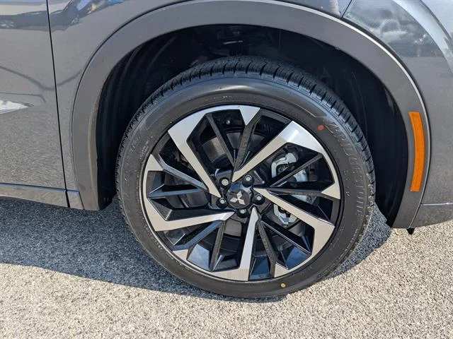 2025 Mitsubishi Outlander Plug-in Hybrid SEL - Photo 11
