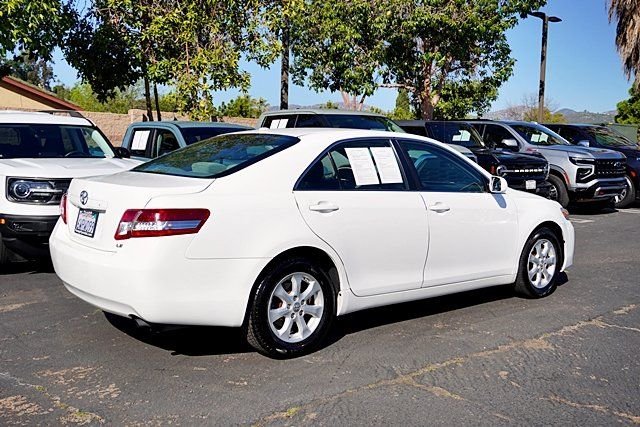 Used 2011 White Toyota LE image 7