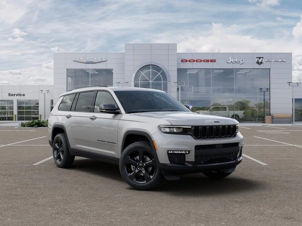New 2025 Silver Zynith Exterior Paint Jeep Limited image 5