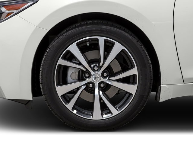 Used 2016 Pearl White Nissan 3.5 Platinum image 14