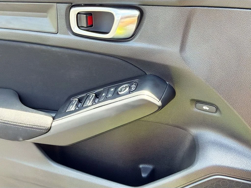 Used 2025 Solar Silver Metallic Honda Sport image 21