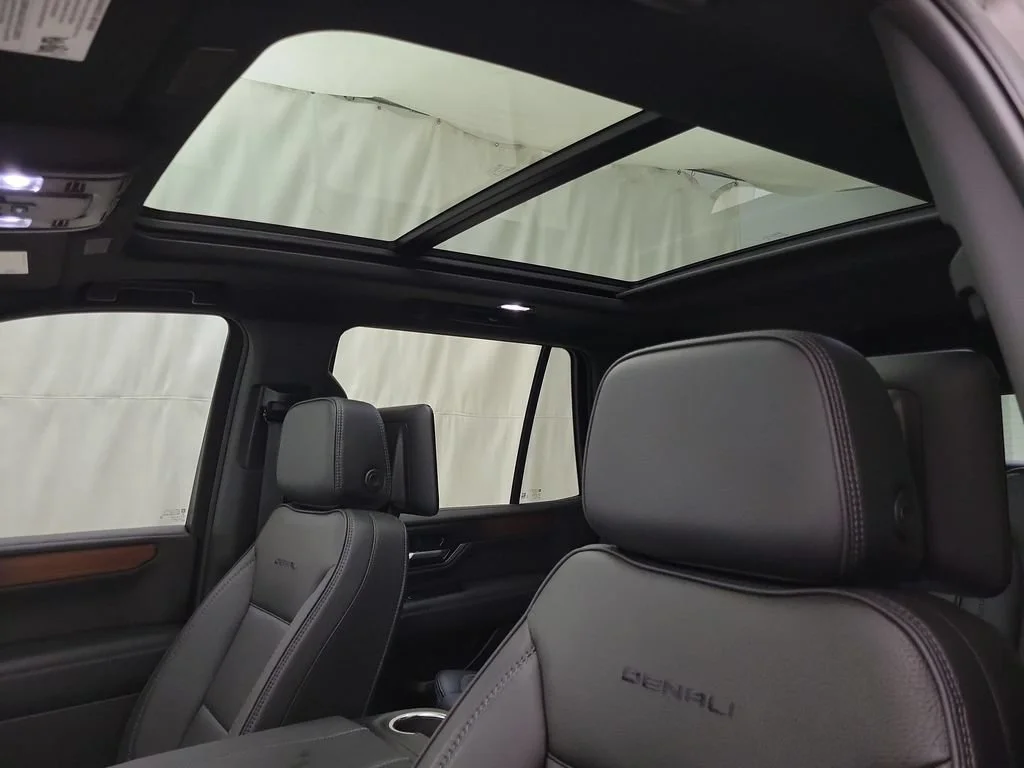 2025 GMC Yukon Denali - Photo 11