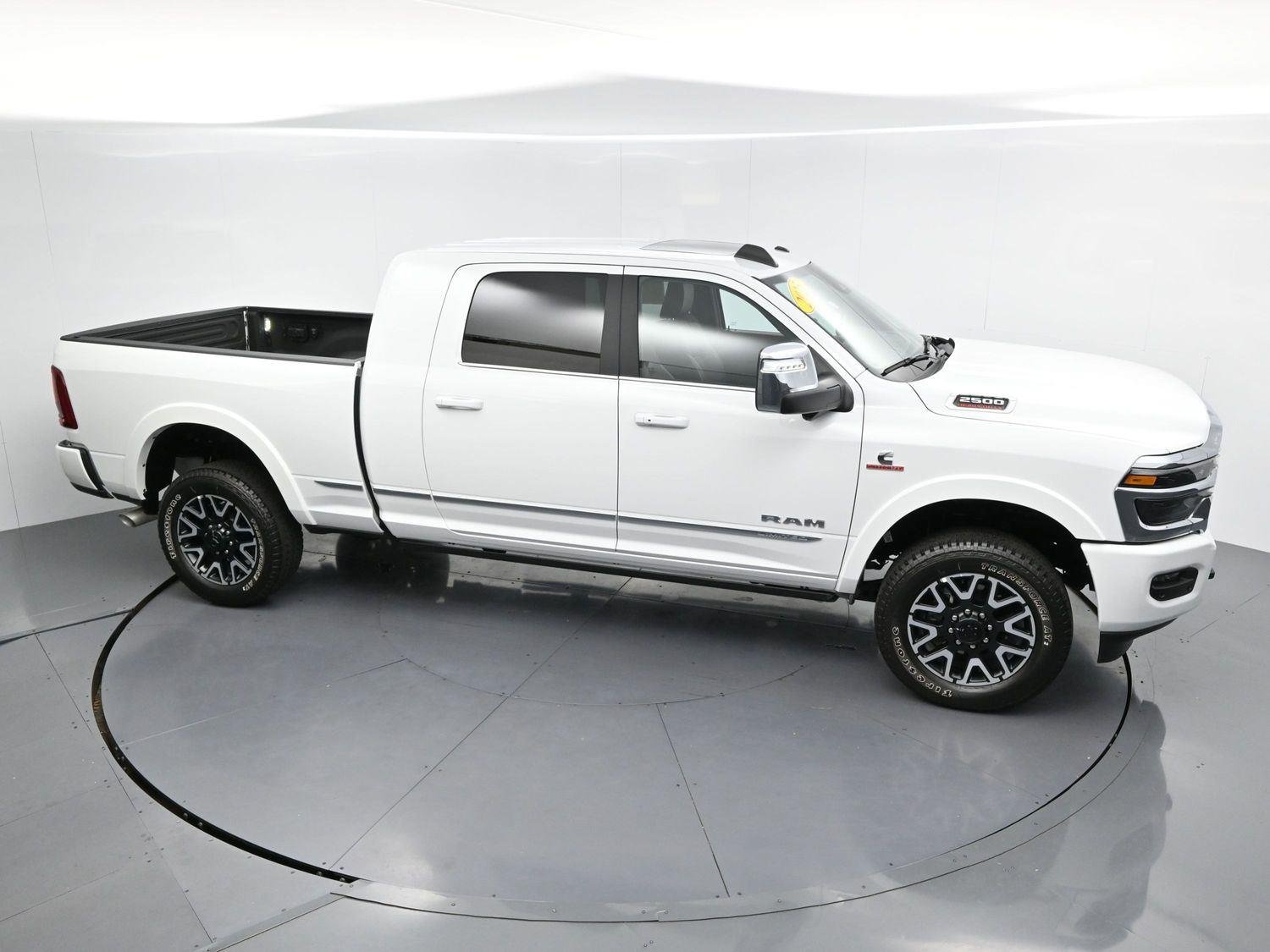 Used 2025 White Ram Limited image 42