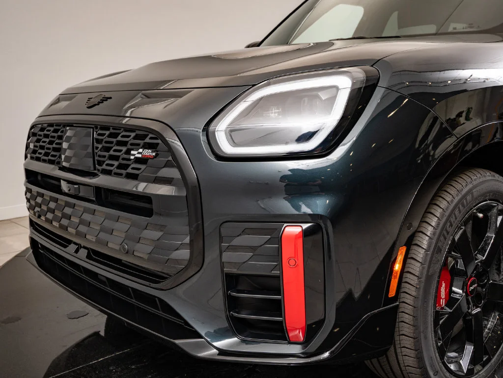 New 2027 Gray Metallic MINI Iconic image 3