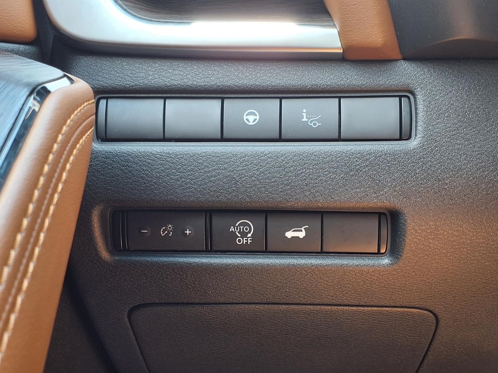 Used 2024 Everest White Pearl/Super Black Nissan Platinum image 19