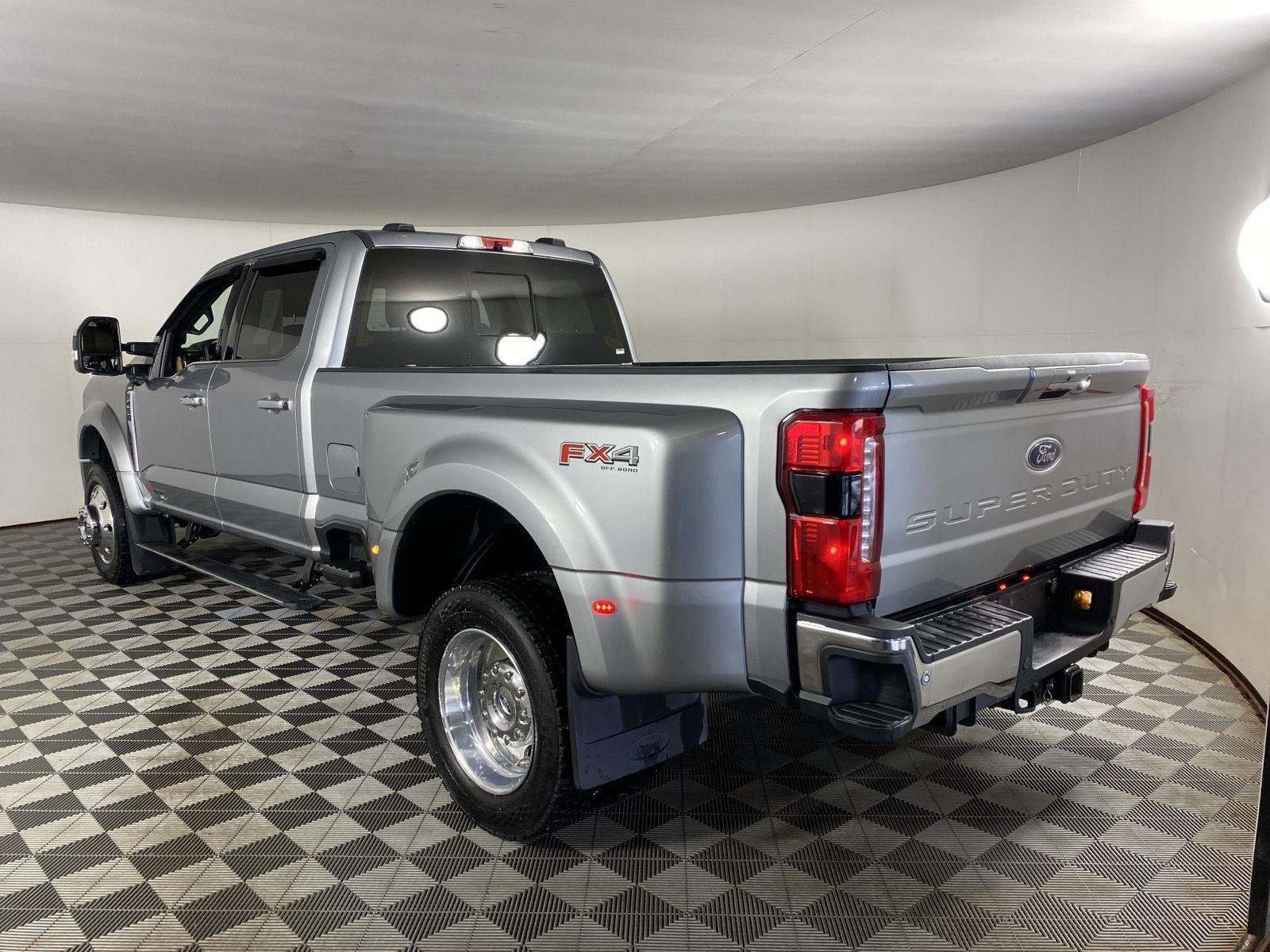 Used 2024 Iconic Silver Ford LARIAT image 5