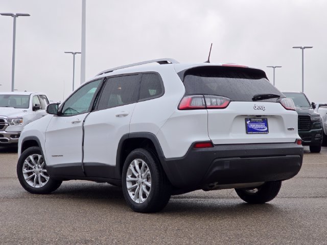 Used 2020 Bright White Clearcoat Jeep Latitude image 23