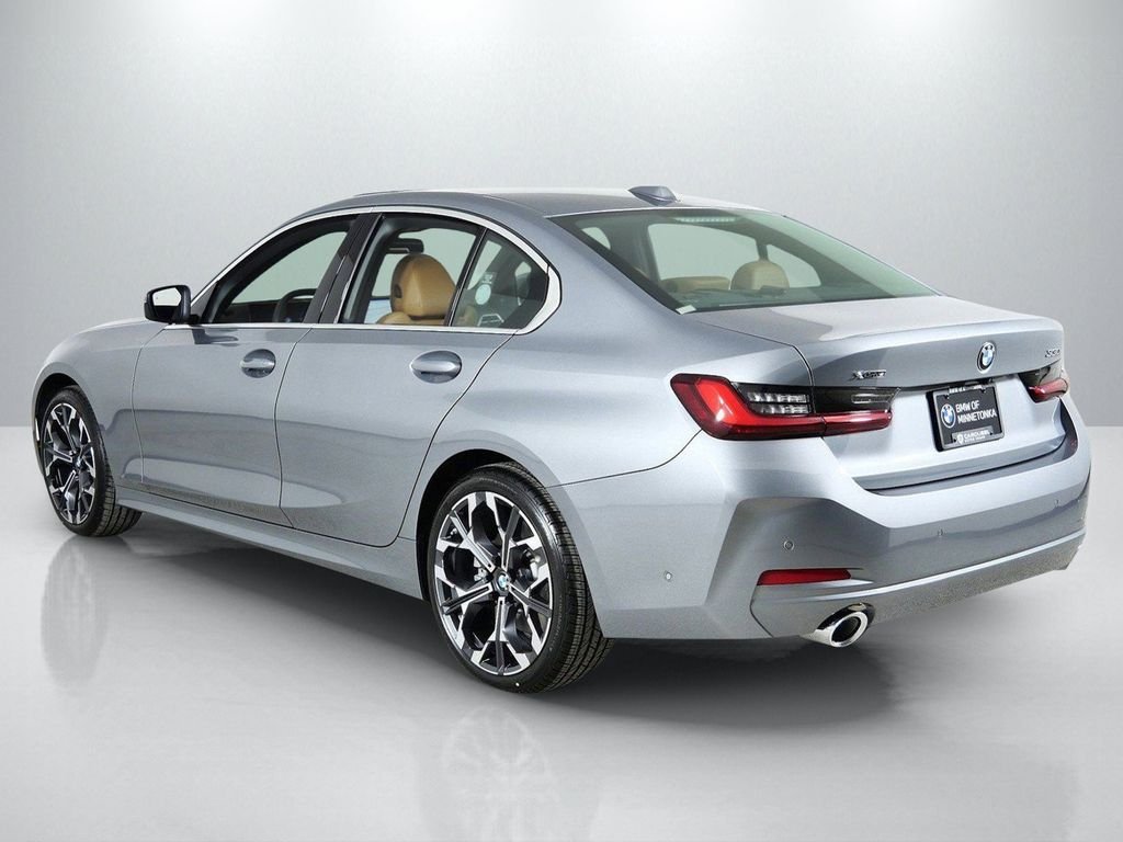 Used 2026 Skyscraper Grey Metallic BMW 330i xDrive image 15