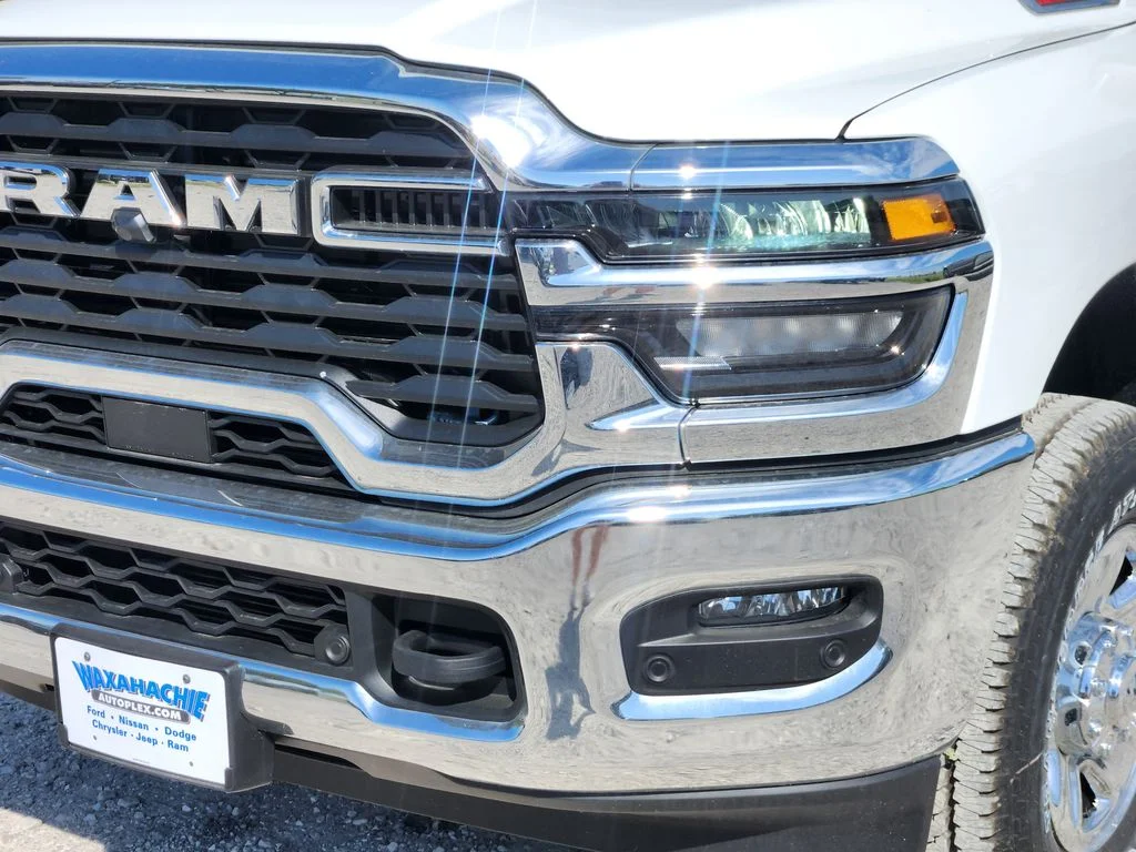 New 2026 Bright White Clearcoat RAM Tradesman image 5