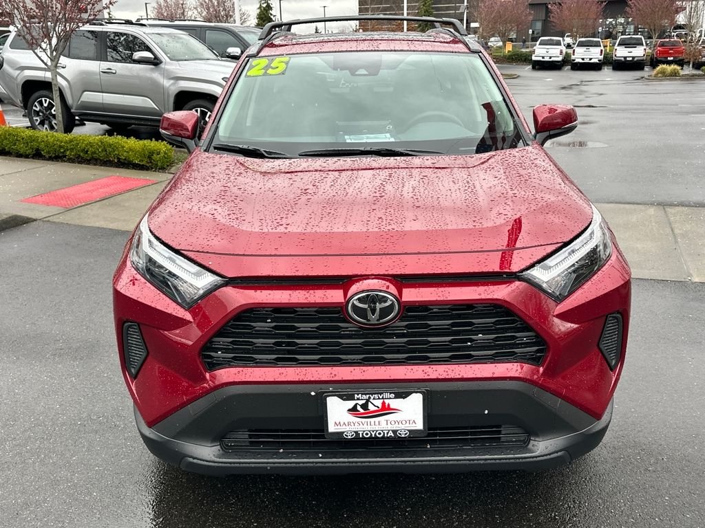 2025 Toyota RAV4 XLE - Photo 8