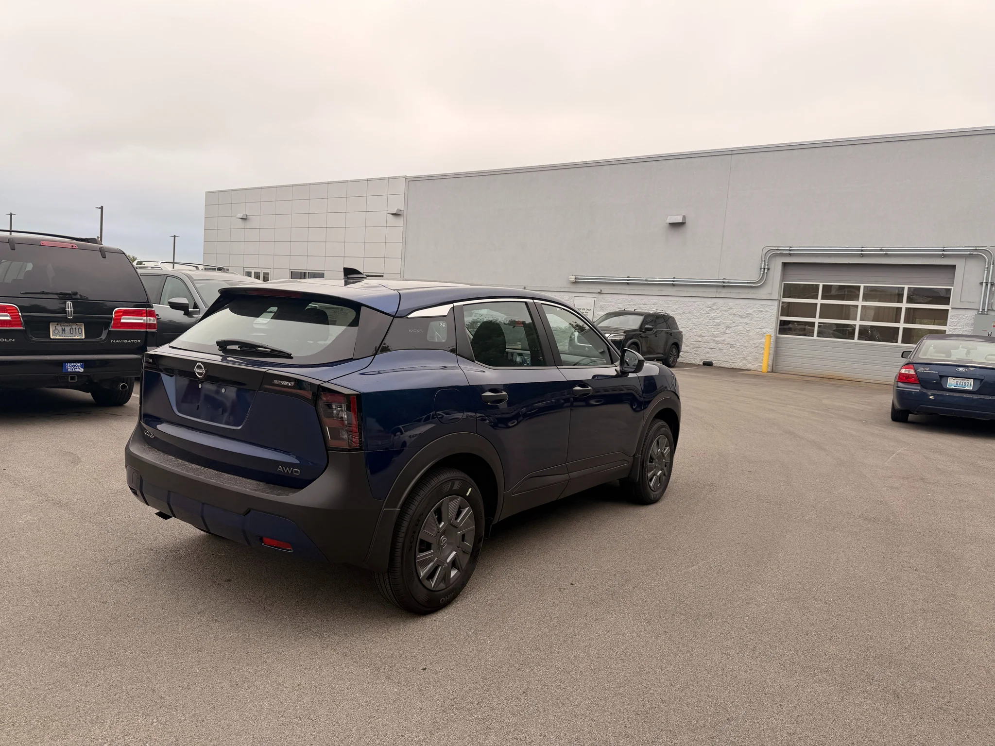 New 2027 Deep Blue Pearl Nissan SV image 4