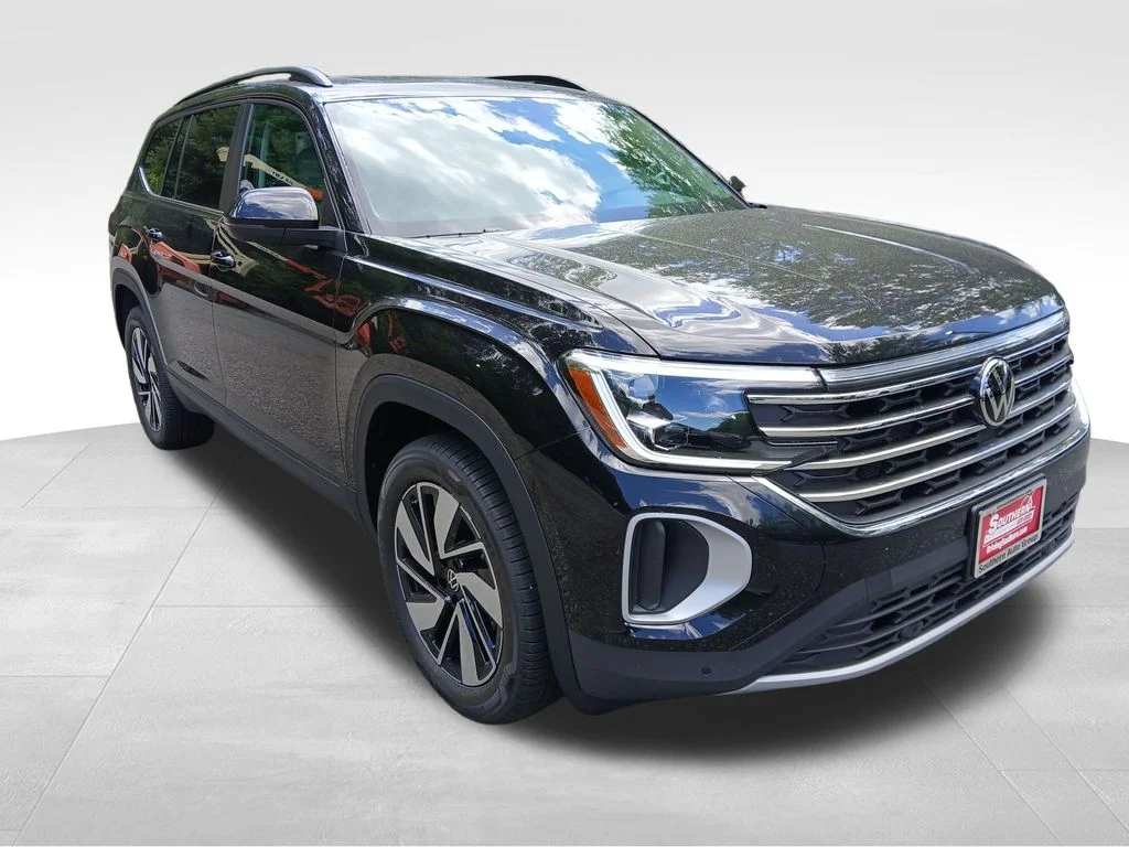 New 2026 Black Volkswagen 2.0T SE w/Technology image 7