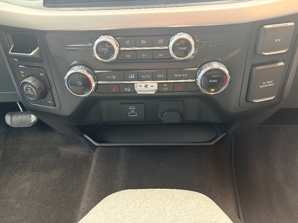 Used 2022 Oxford White Ford XLT image 18
