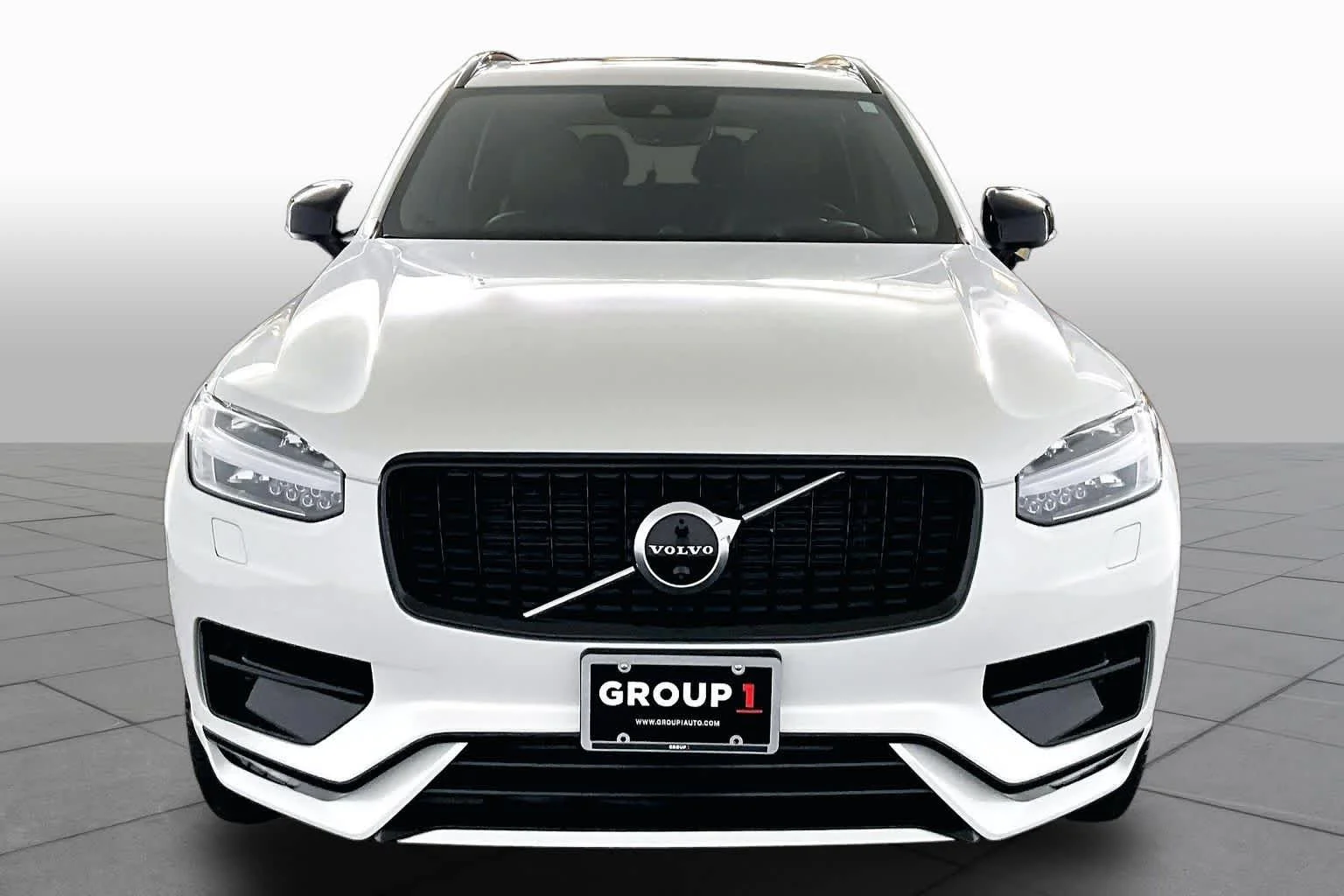 Used 2021 Crystal White Metallic Volvo R-Design image 4
