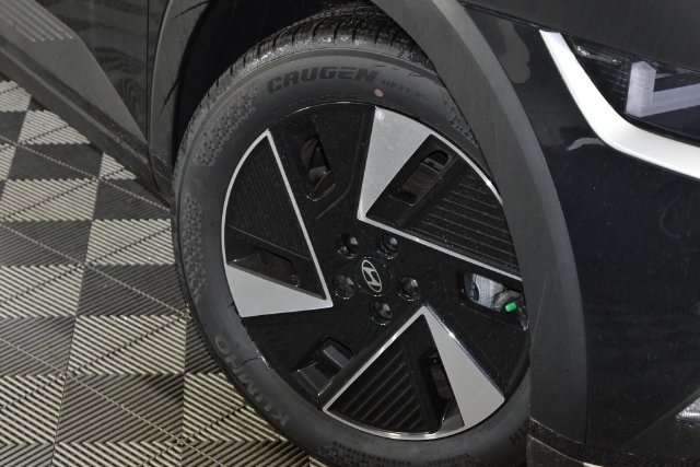 New 2026 Black Hyundai SE image 3