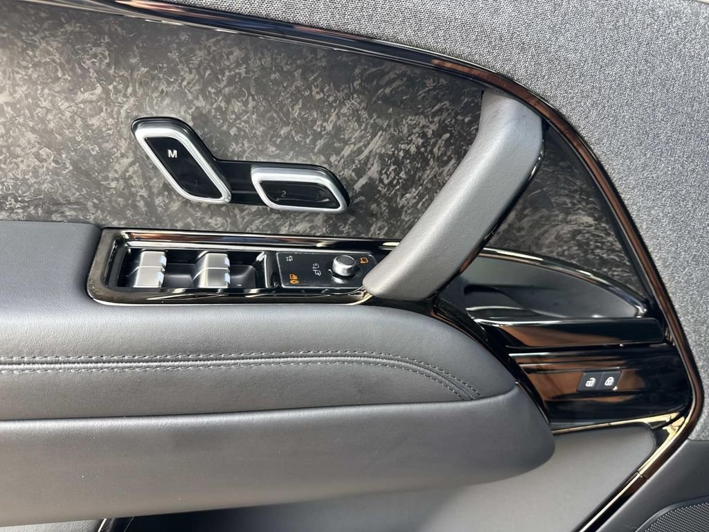 New 2026 Borasco Grey Land Rover Dynamic SE image 12