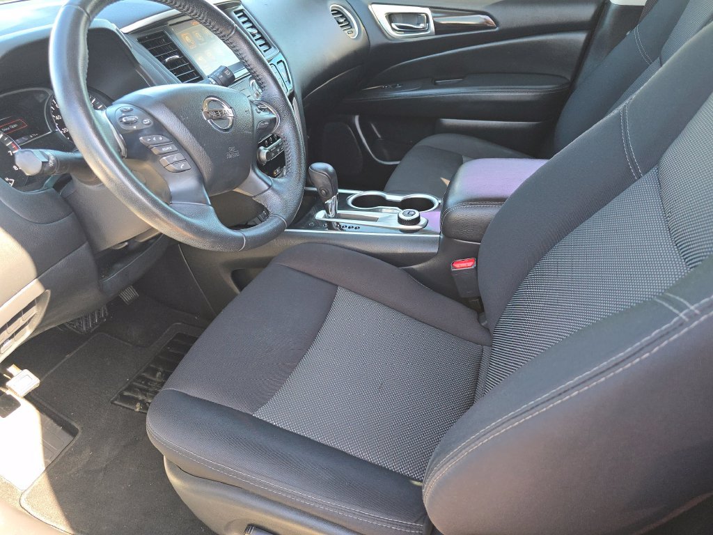 Used 2019 White Nissan SV image 18