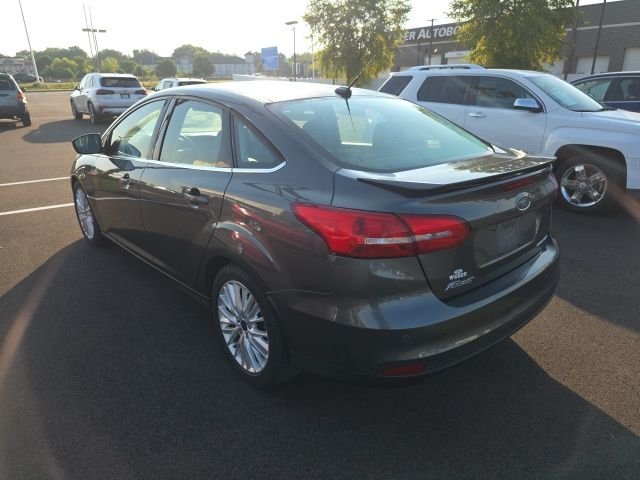 Used 2017 Magnetic Ford Titanium image 3