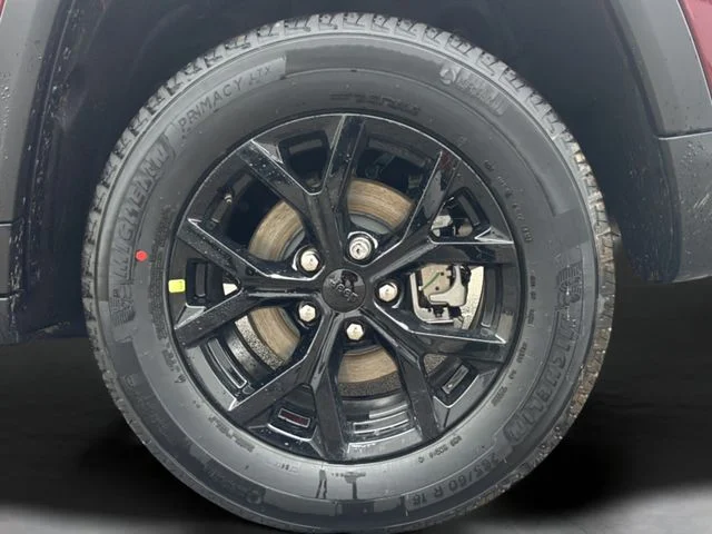 New 2026 Velvet Red Pearl-Coat Exterior Paint Jeep Altitude image 22