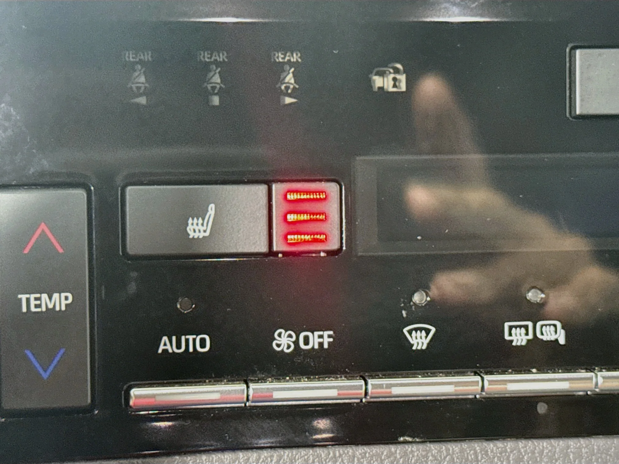 Used 2019 Harbor Gray Metallic Toyota Hybrid XLE image 18