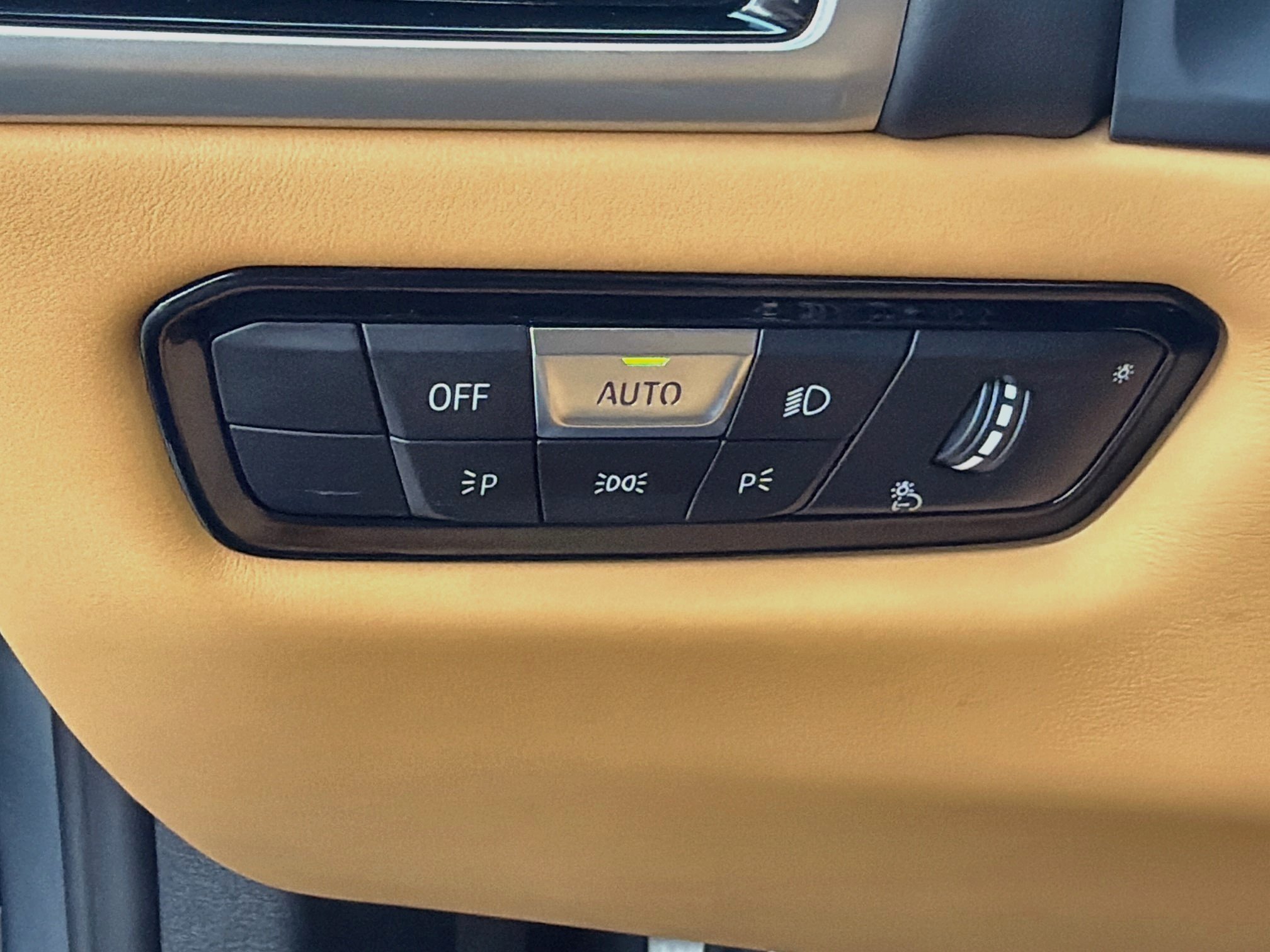Used 2025 Frozen Pure Grey Metallic BMW Competition image 34