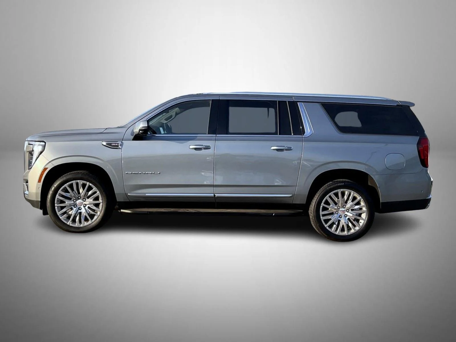 Used 2025 Silver GMC Denali image 8