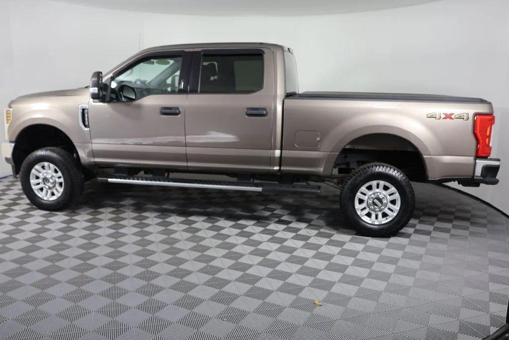 Used 2018 Stone Gray Metallic Ford XLT image 5